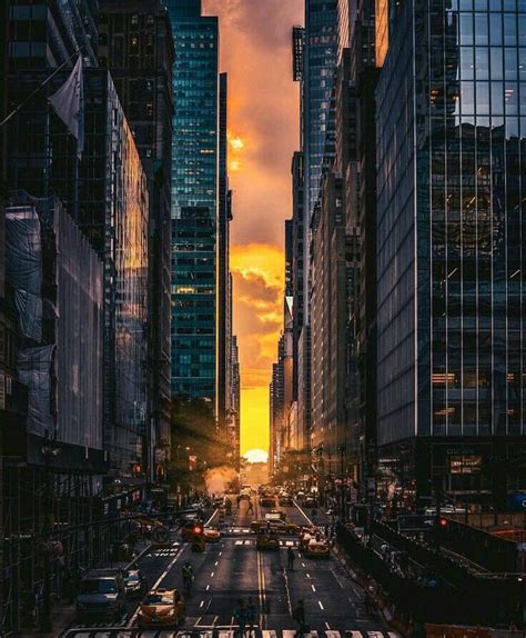 Beautiful Sunset At Nyc Follow Guys 🗽 Manhattan Henge Rooftop Bars