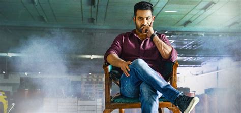 Ntr, pooja hegde, jagapathi babu, eesha rebba, sunil, naveen chandra, ravi prakash. NTR's Aravinda Sametha Latest Stills HD