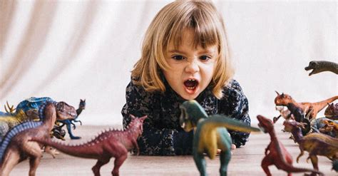 Los Niños Que Juegan Con Dinosaurios Son Más Inteligentes