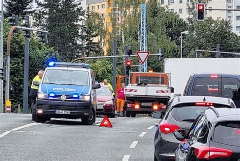 Unfall Auf Chemnitzer Südring Eine Person Im Krankenhaus