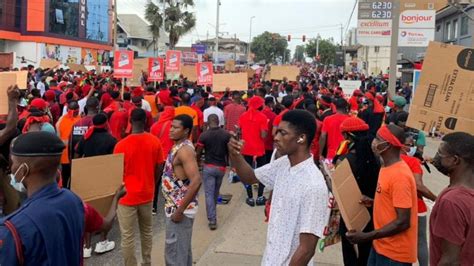 Fix The Country Ghana Ghanaians Hit De Streets With Protest Today See Fotos Bbc News Pidgin