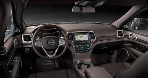 2015 Jeep Grand Cherokee Comfortable Interior Features