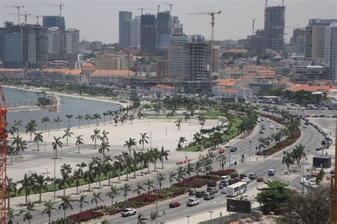 A country in southern africa. Luanda, Capital de Angola