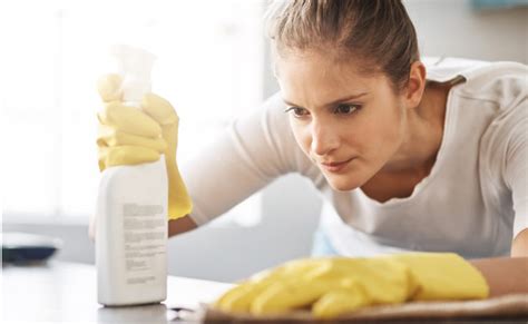 Denn rotwein hinterlässt wirklich hartnäckige flecken! Rotweinflecken aus dem Teppich entfernen. - daswischwerk.com