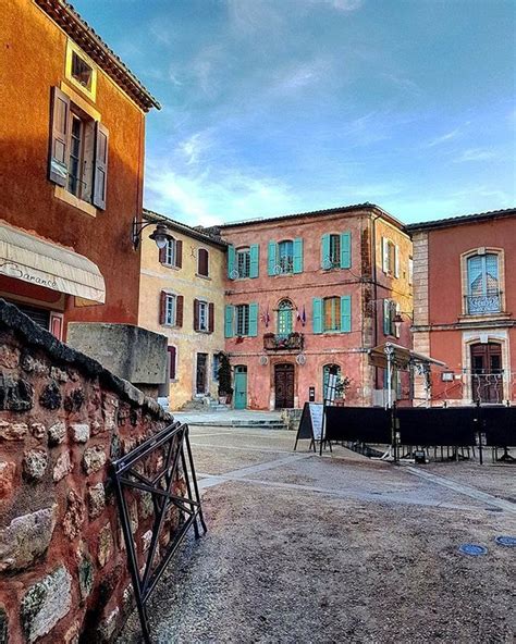 Balade à Roussillon en paysaptluberon classé parmi les plus beaux