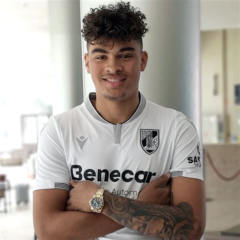 ➤ * may 23, 2001 in , OFICIAL: Noah Jean Holm contratado pelo Vitória SC