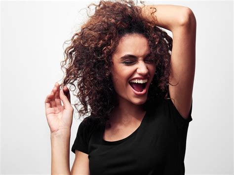 5 Mistakes Curly Haired Gals Should Never Make Hair Mistakes Curly