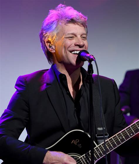 Открыть страницу «bon jovi» на facebook. Jon Bon Jovi Dishes on Hall of Fame Honor, Reveals What He ...