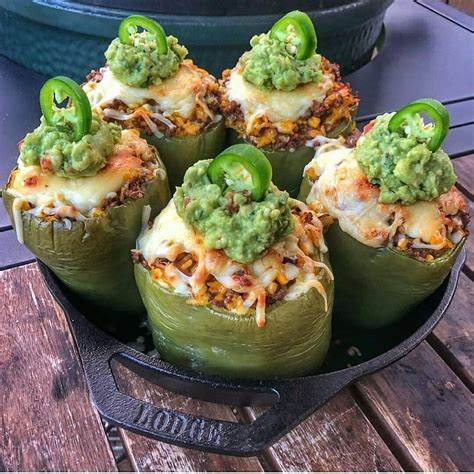 These mexican stuffed peppers are the perfect easy weeknight meal the whole family will love. KETO MEXICAN STUFFED GREEN PEPPERS!!! : Keto_Food