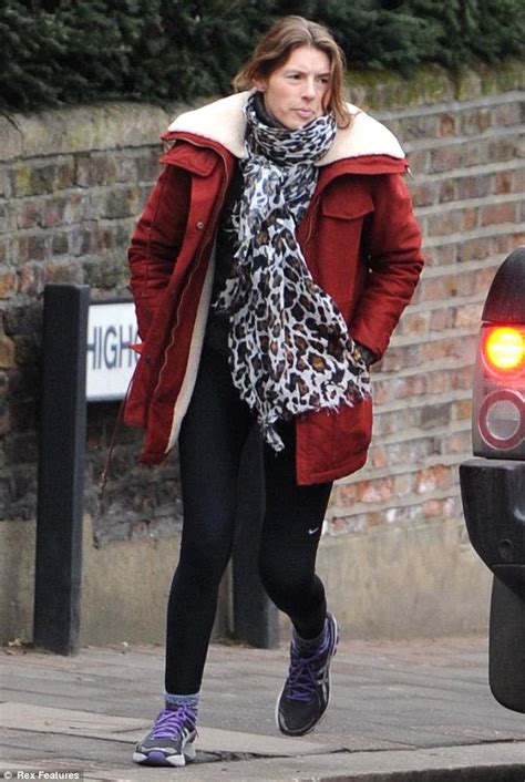 Jools Oliver Goes Make Up Free As She Dashes Through The Streets In Bright Red Coat And Leopard