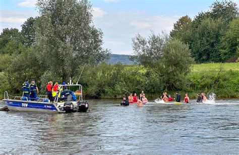 Polizeibeamte Trainieren In Der Weser Rettungsübungen Dlrg Thw Und