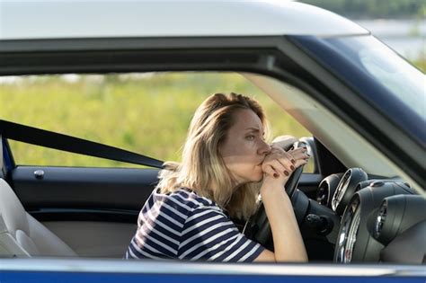 Premium Photo Anxious Upset Woman In Car Female Driver Look On Road