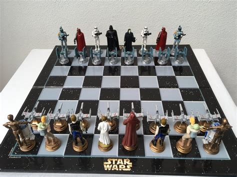 Best Prices Available Star Wars Saga Edition Chess Set 2005 Loose