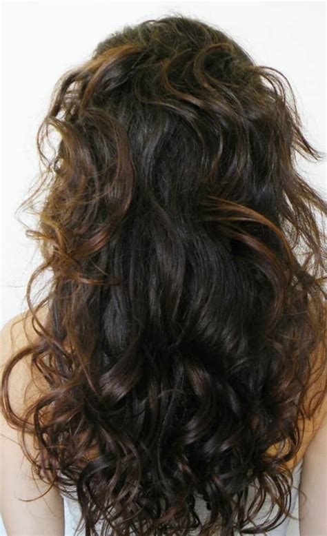Discover 3 ways to create heatless curls while you sleep. 11 Gorgeous Overnight Hairstyles | HelloGlow.co