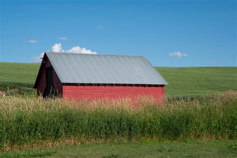 Old Red Barn In A Field In The Palouse Region Of Washington State Stock