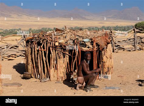 Himba Mann Himba Dorf Purros Kaokoland Kunene Region Namibia Afrika
