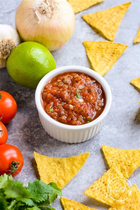 Making and canning homemade tomato salsa from fresh tomatoes! Easy Homemade Salsa (7 ingredients, 5 minutes) - A Pinch of Healthy