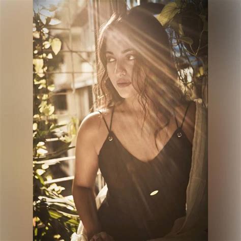 Sonakshi Sinha Looks Like A Mythical Beauty As The Sun Gently Kisses Her Photos