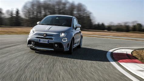 Νέο Abarth 595 Esseesse Video