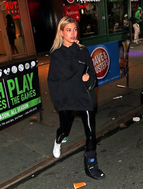 Hailey Baldwin Leaving Drake S Snl After Party In Nyc Gotceleb