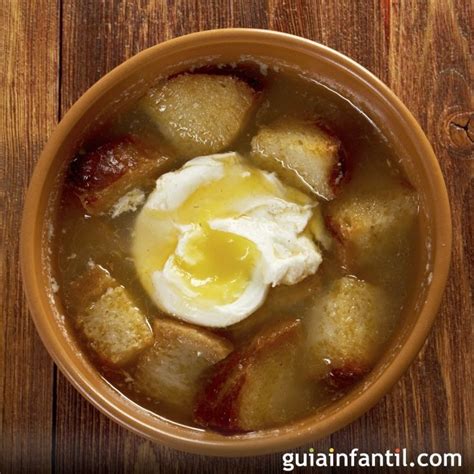 Sopa de pan, económica y sencilla