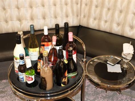 Great for protecting your skin and ideal for cleaning hands before nail treatment. Nail Salons Near Me That Serve Alcohol - different nail ...