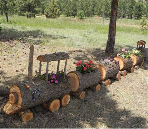 A Unique Planter If Someone Is Great Carving Wood Log Projects Garden