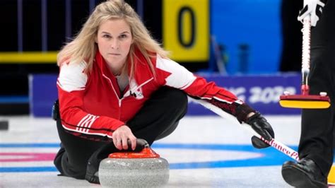 Canadas Jennifer Jones Ends Losing Streak With Much Needed Win Over Roc Cbc Sports