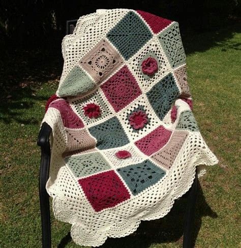 A crochet granny square scarf would be a fun gift to make for a friend! Granny squares - beautiful color scheme | Granny square ...
