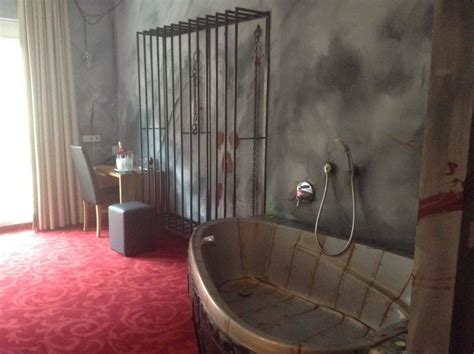 In diesem hotel akzeptierte karten kuschelhotel zeman akzeptiert diese karten und behält sich das recht vor, einen betrag vor der ankunft vorübergehend zu behalten. "Kerkerzimmer" Kuschelhotel Zeman (Mayerling ...