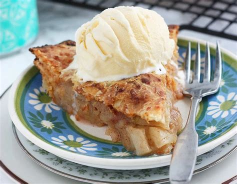 Granny Smith Apple Pie With Cheddar Cheese Crust The Cooking Bride