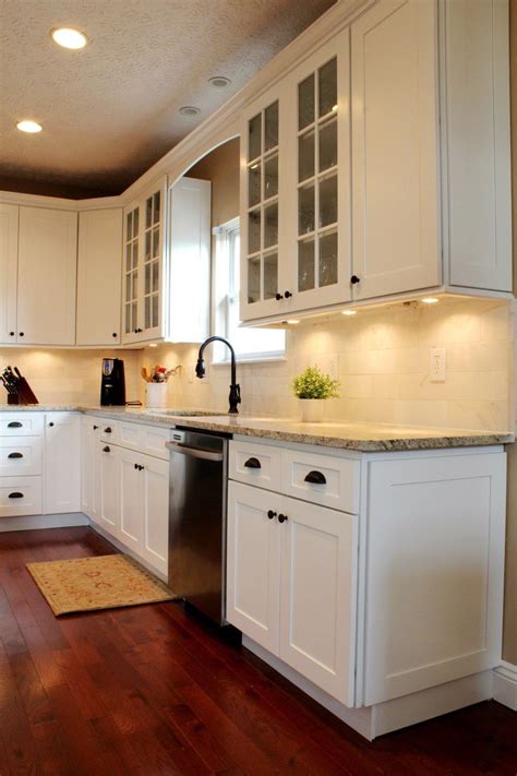 White Shaker Kitchen Cabinets The Timeless Classic Decoomo