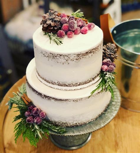 Fabulous Winter Wedding Cake 😍 Winter Wedding Cake Cake Decorating Wintry Wedding