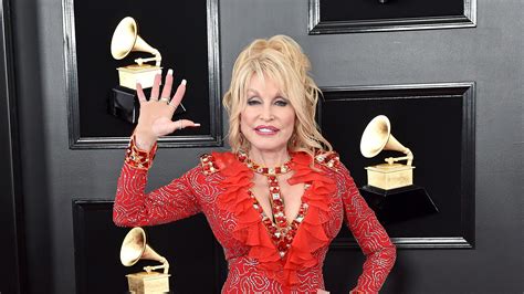 Easter Dolly Parton Celebrates In Quarantine With Solo Hes Alive