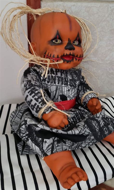 Pin By Cidalia On Outono Creepy Doll Halloween Halloween Doll
