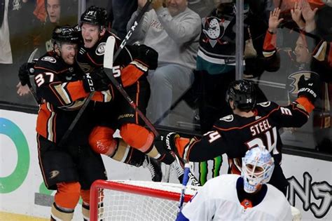 Hockey News - Ducks stop Islanders' team-record 17-game point streak, 3-0