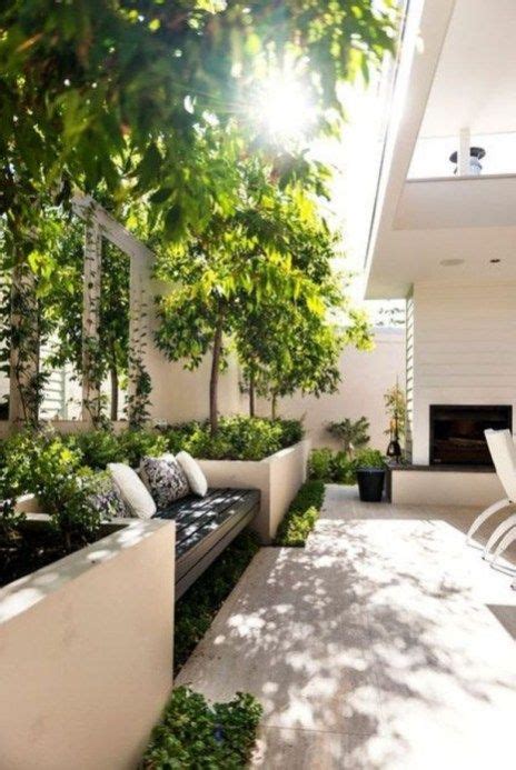 37 Cozy And Clean Small Courtyard Ideas For Your Inspiration