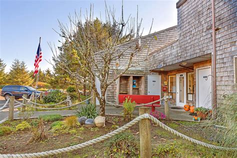 Maybe you would like to learn more about one of these? Pin by OceanShores.Com on Ocean Shores WA | Condo vacation ...