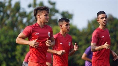 Skuad persija saat ini pun be. 2 Pemain Asing asal Brasil Dipasok Perkuat Lini Tengah ...