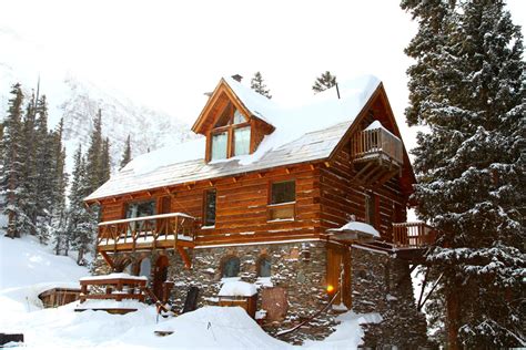 Charming, pet friendly, private vacation cabins off hwy 7 in allenspark and raymond, conveniently located between lyons and estes park. Book Rental | Pet-Friendly Cabins in Colorado