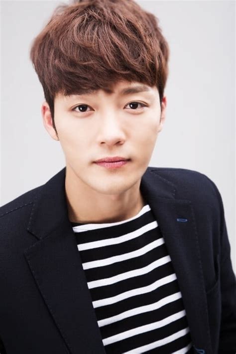 Kim Jin Woo Profile Images The Movie Database TMDB