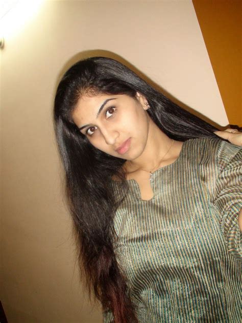 Indian Desi Beautiful Hot College Girls Leaked Photos Hot College