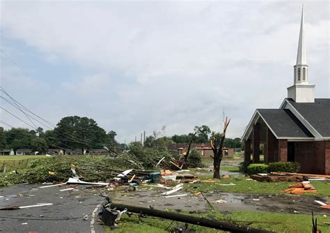 At Least 6 Dead After Tornadoes Severe Storms Batter South The Trump
