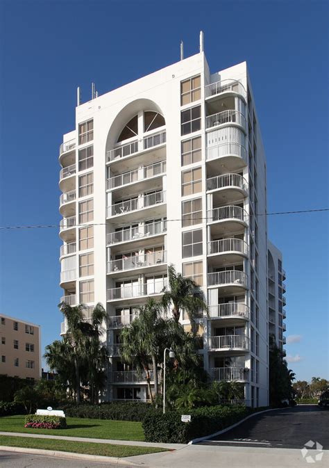 Near to the hotel there are several shopping areas for gold and diamond jeweleries in the locality of. The Harbor Towers & Marina Apartments - West Palm Beach ...