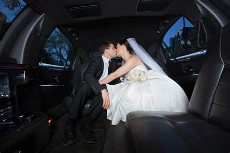 7 tips for booking your wedding limo easily and effortlessly
