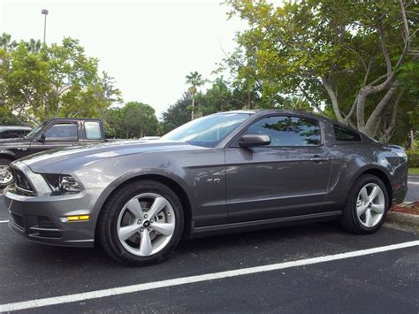 The ford mustang gets a few updates for the 2013 model year, which keeps the model competitive with its more thoroughly modern competition, like the 2013. Stock 2013 Ford Mustang GT 1/4 mile Drag Racing timeslip ...