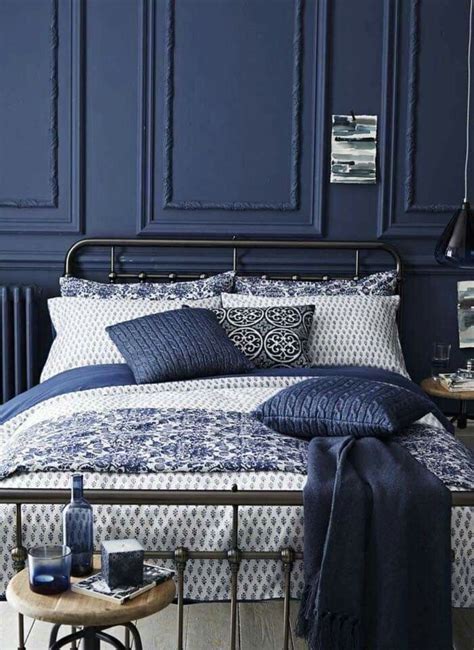 Love the grey and green accents. Un mur bleu Détente | Master bedrooms decor, Bedroom design