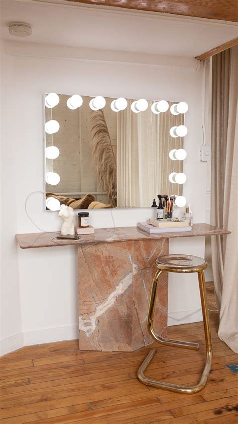 They are my absolute favorite type of mirror, mainly due to their famously luxurious look that brings a special and very elegant ambiance to any room where it's placed. Pin on Best Hollywood Vanity Mirror