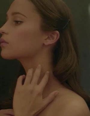 Alicia Vikander Nue 29 Photos Biographie News De Stars LES STARS NUES