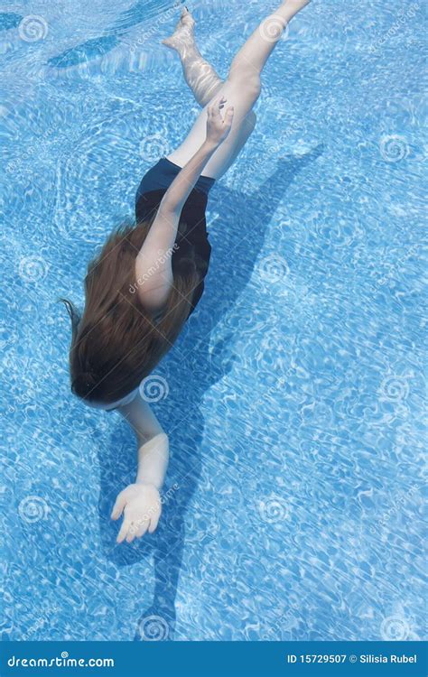Het Zwemmen Van De Tiener Stock Afbeelding Image Of Zomer